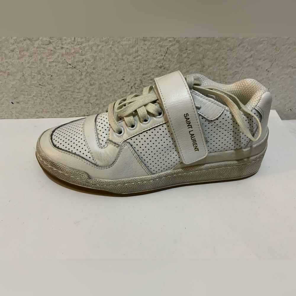$695 Saint Laurent SL24 Travis Distressed Aged Perforated Low Top Sneakers White